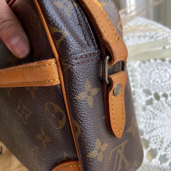 Louis Vuitton Trocadero 27 - Picture 10 of 16